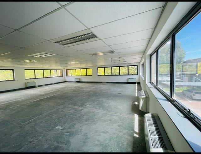 484M² OFFICE TO LET IN RANDJESPARK